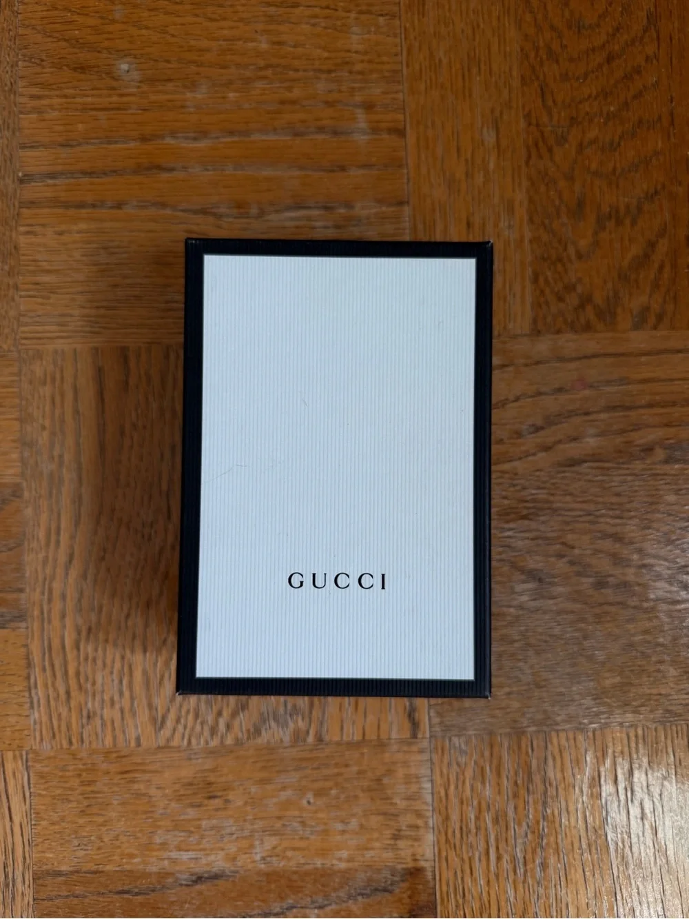 Gucci Red Embossed GG Leather Card Holder - Picture 4 of 7